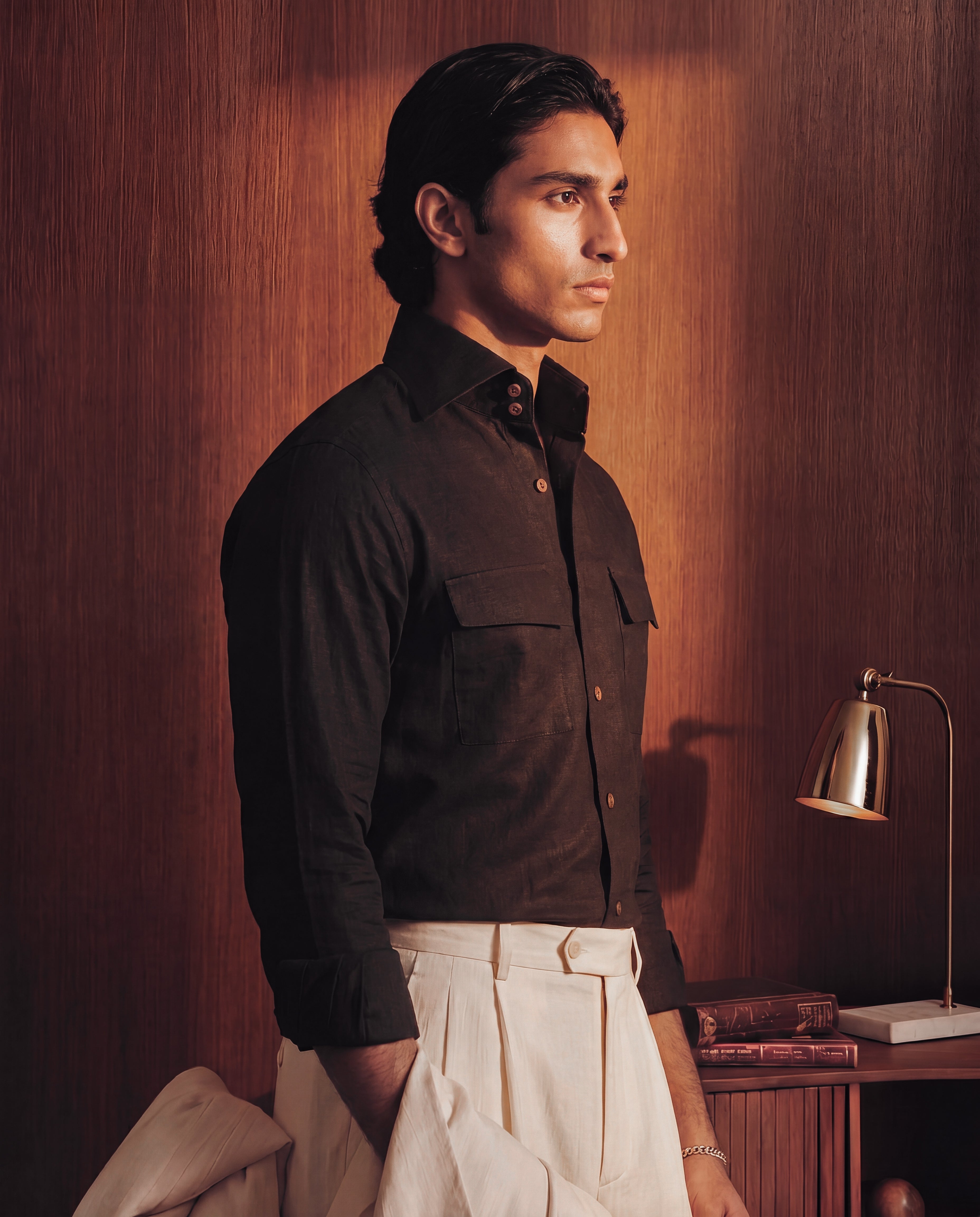 Black Linen 2-Buttons Cut-away Collar Shirt
