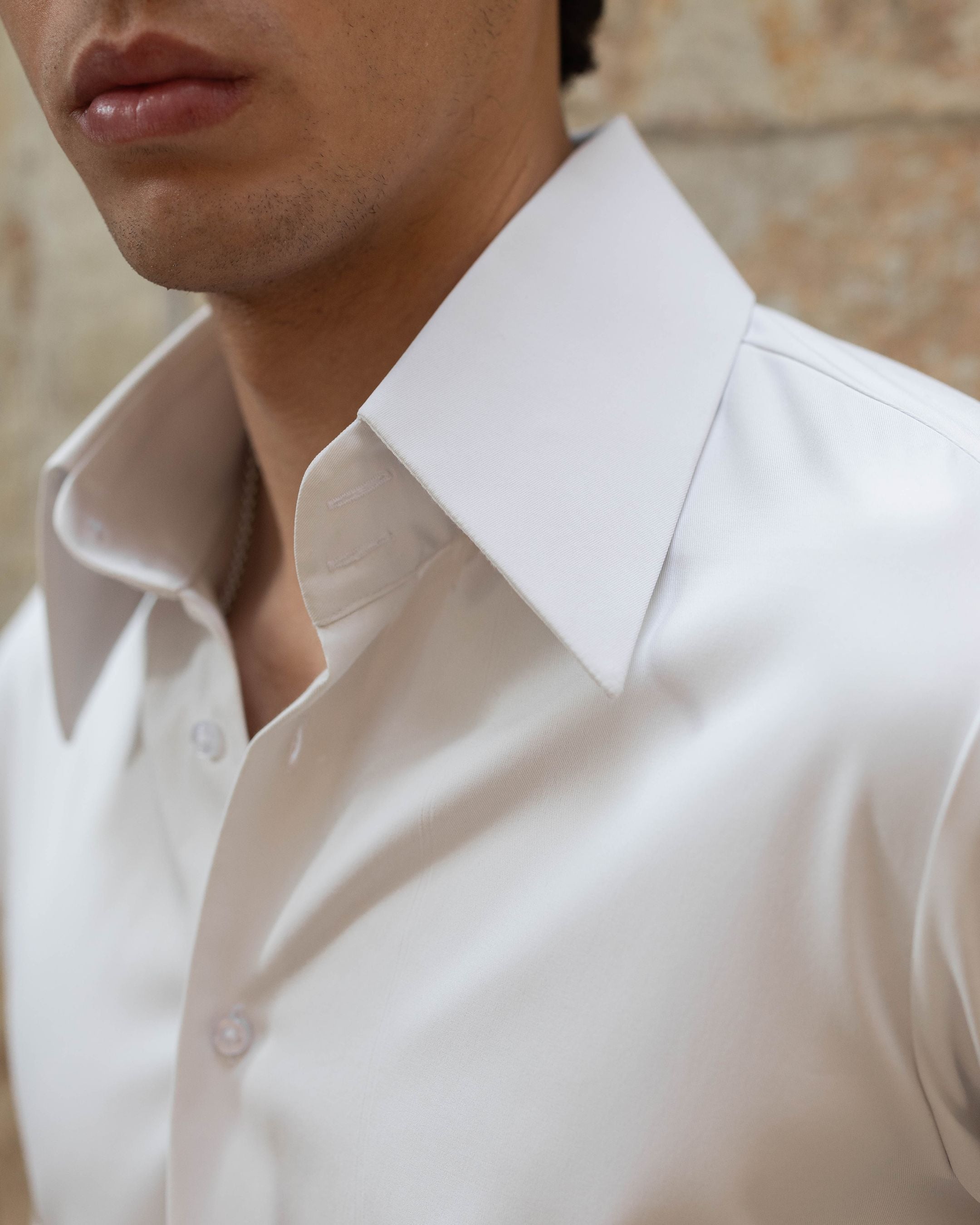 Snow White High Stand 2-Buttons Point Collar Shirt