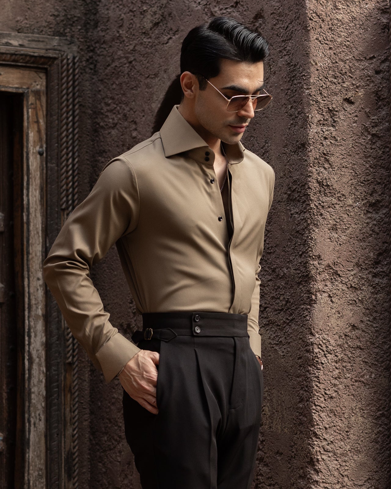 Mist Sand High Stand 2-Buttons Cut-away Collar Shirt