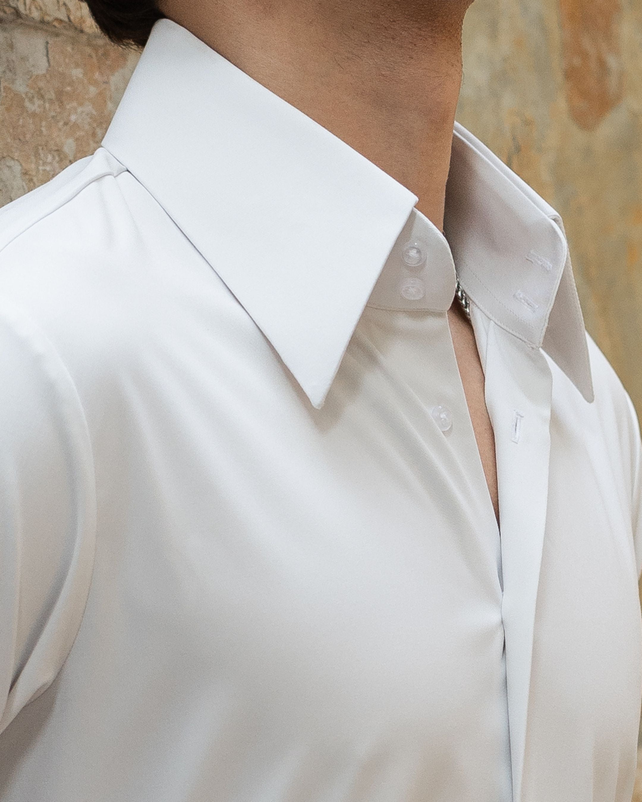 Snow White High Stand 2-Buttons Point Collar Shirt