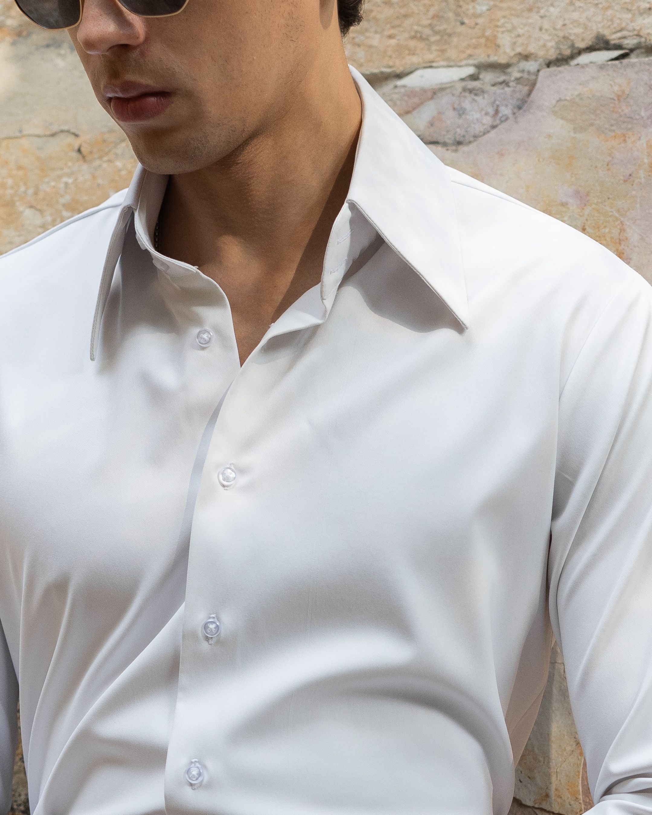 Snow White High Stand 2-Buttons Point Collar Shirt