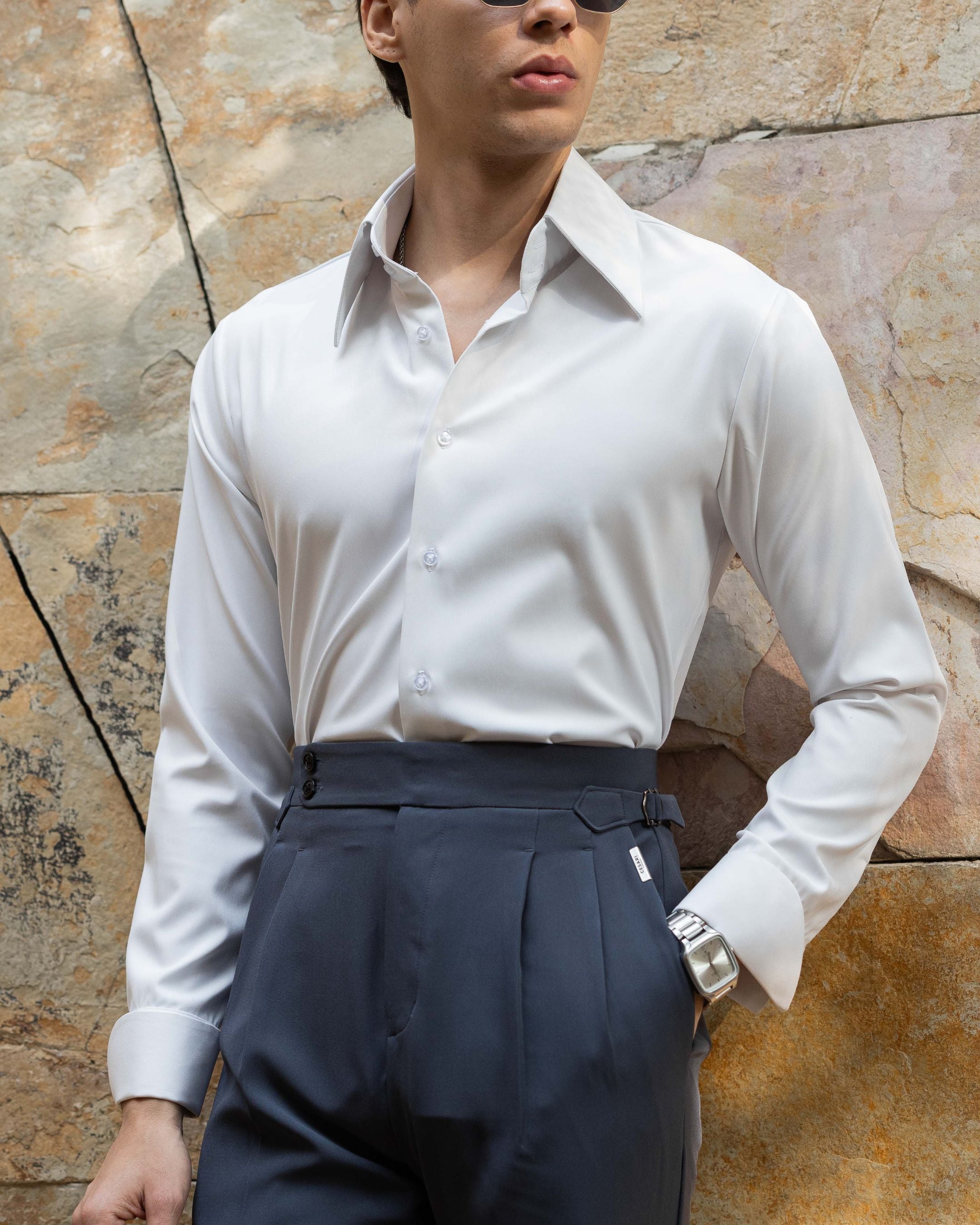 Snow White High Stand 2-Buttons Point Collar Shirt